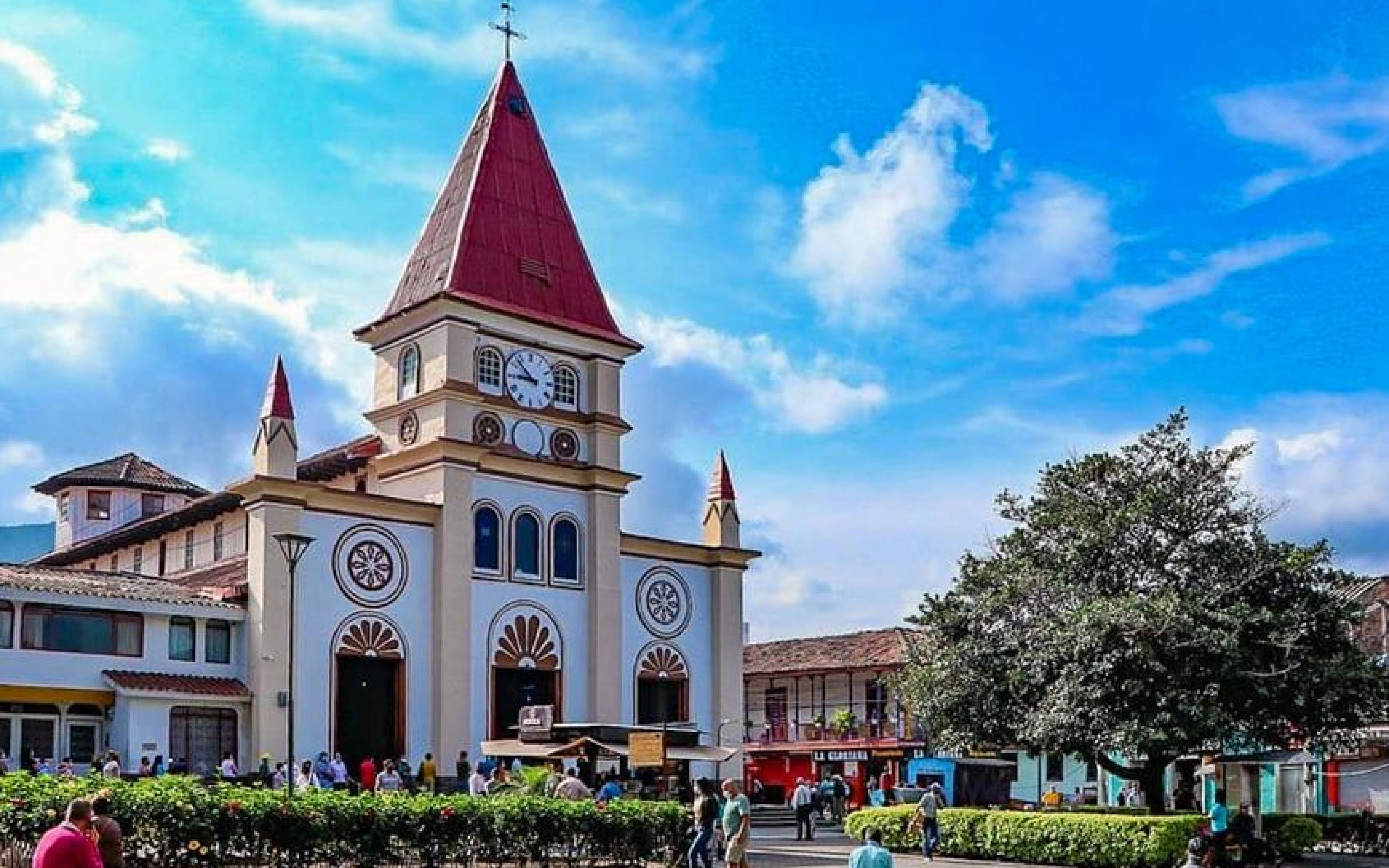 Maquillaje Profesional en Villamaría, Caldas: Servicio a Domicilio para Eventos Especiales